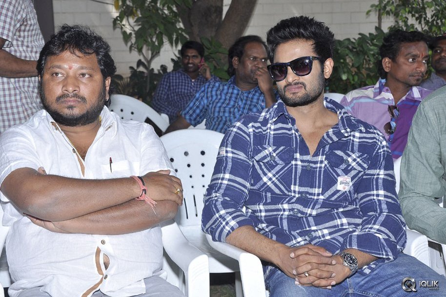 Dasari-Appreciates-Krishnamma-Kalipindi-Iddarini-Team